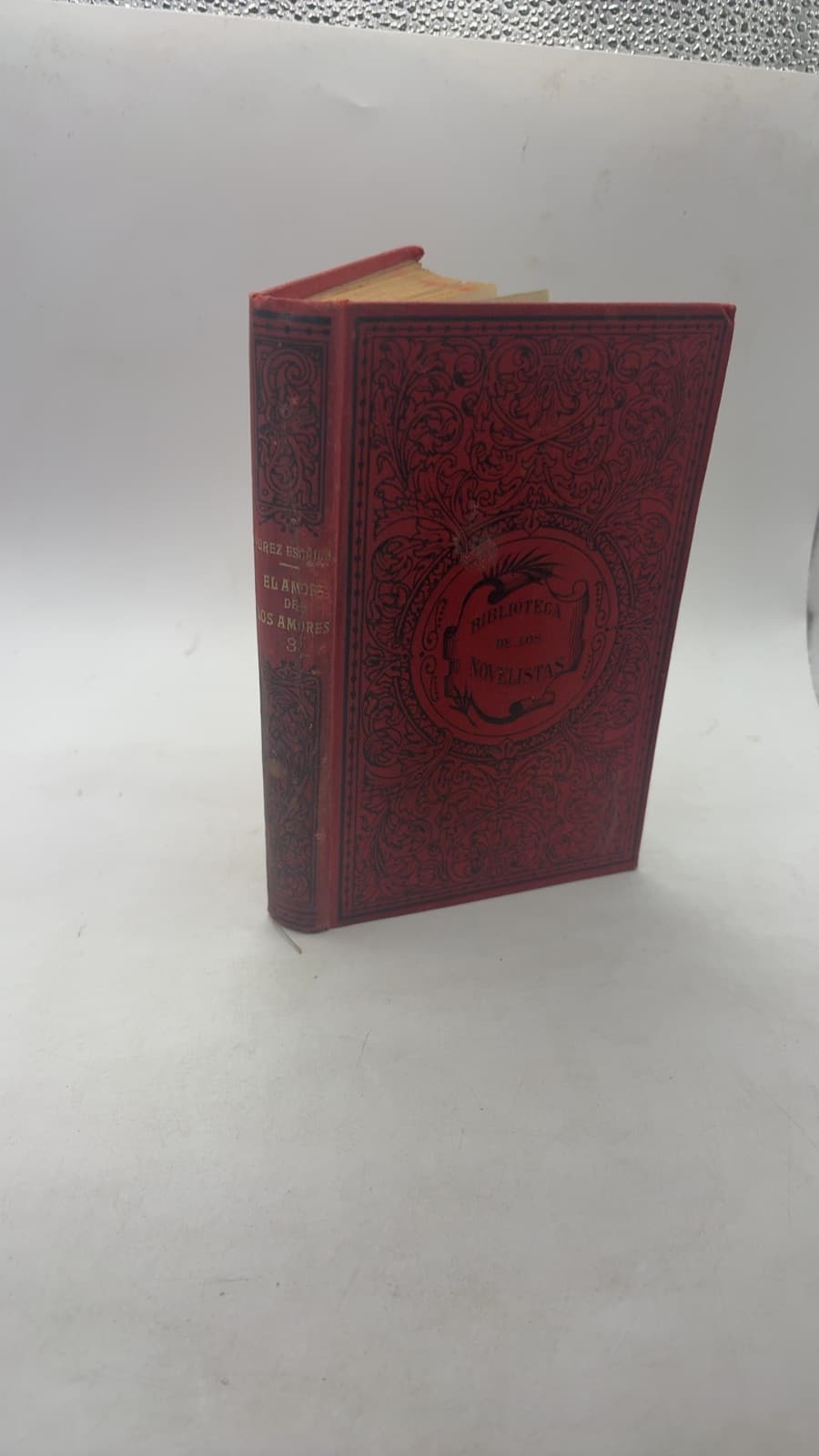 El Amor de los Amores by Enrique Pérez Escrich - front cover
