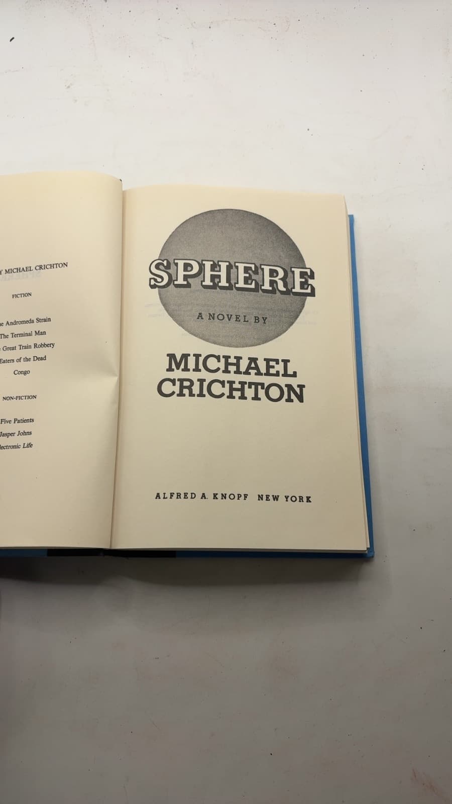 Sphere by Michael Crichton - title page