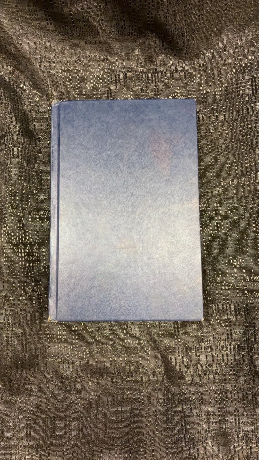 Ringworld by Larry Niven - quarter view showing binding condition