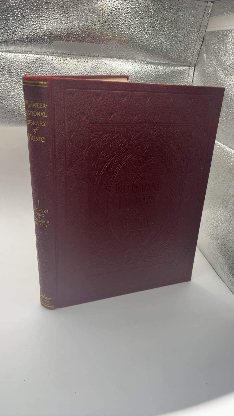 The International Library of Music by Edward Grieg, Eugen d'Albert, Antonin Dvorak, Victor Herbert, Camille Saint-Saens, Carl Reinecke - front cover