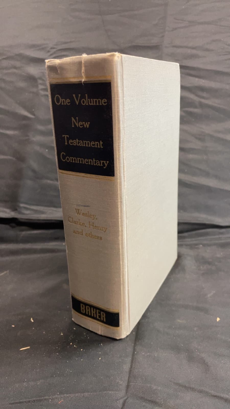 One Volume New Testament Commentary by John Wesley, Adam Clarke, Matthew Henry, and others - front cover