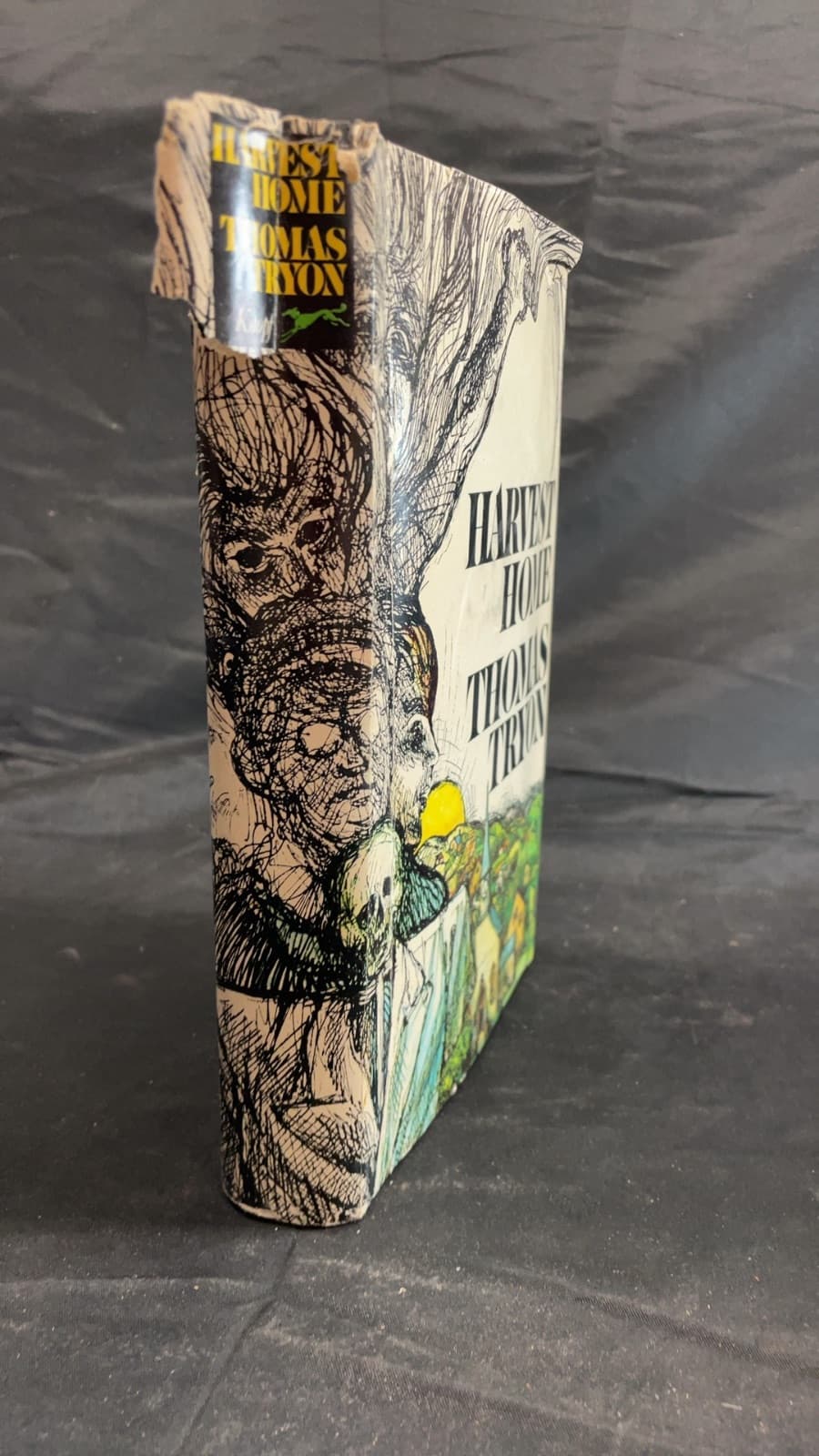 Harvest Home by Thomas Tryon - front cover