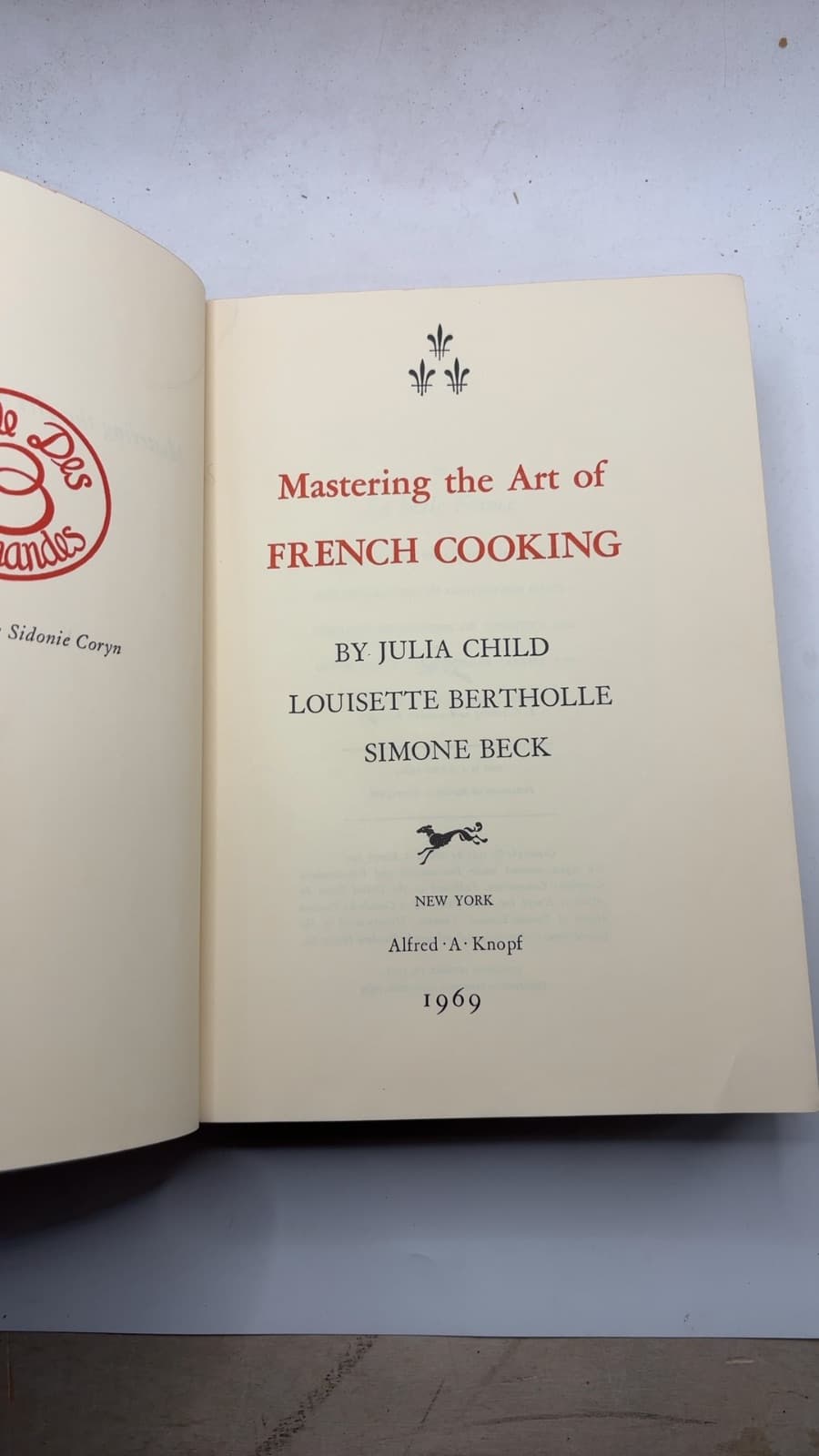 Mastering the Art of French Cooking by Julia Child, Louisette Bertholle, Simone Beck - title page