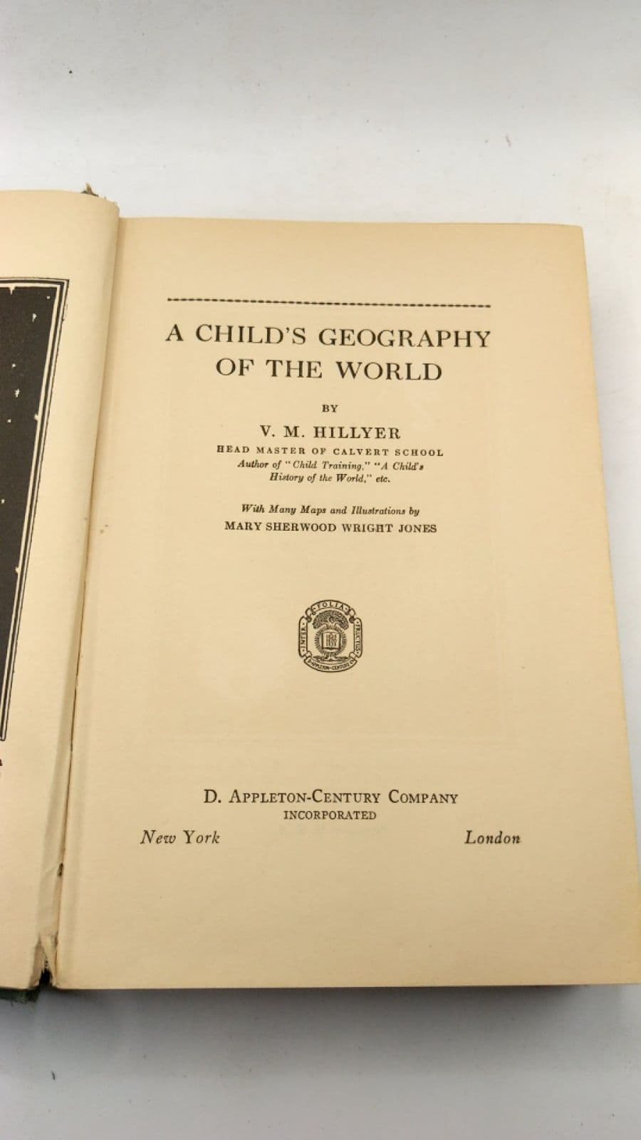 A Child's Geography of the World by V. M. Hillyer - title page