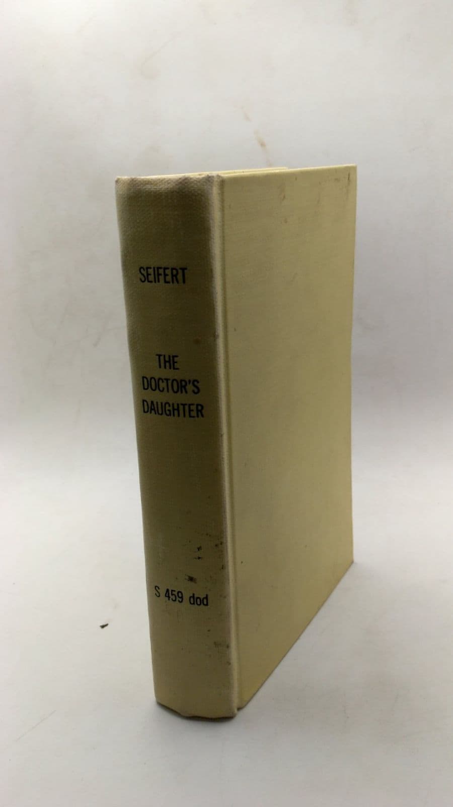 The Doctor's Daughter by Elizabeth Seifert - front cover