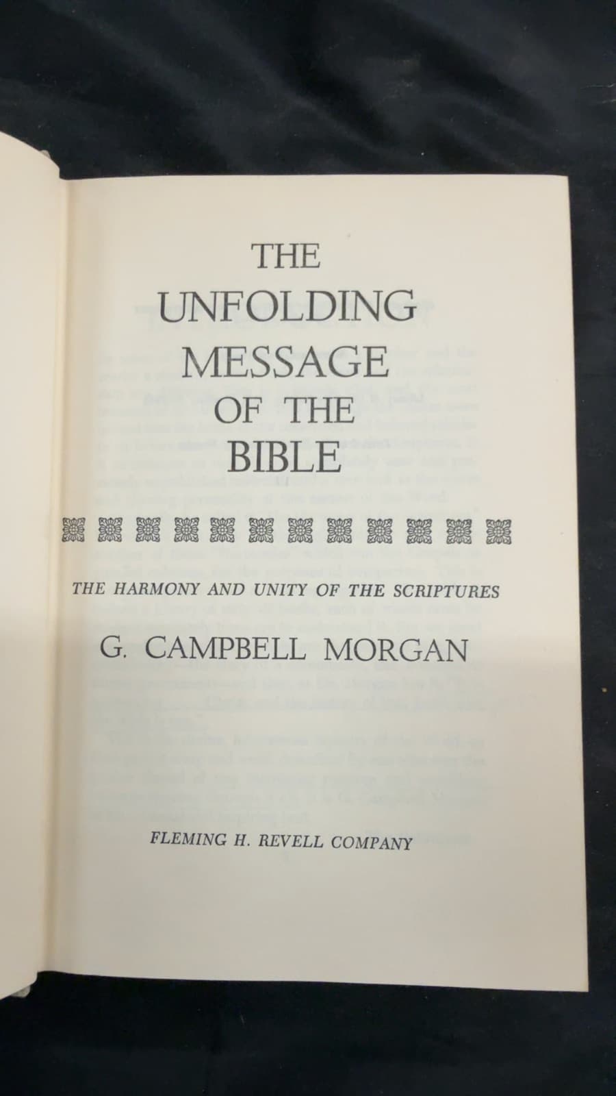 The Unfolding Message OF The Bible by G. Campbell Morgan - title page