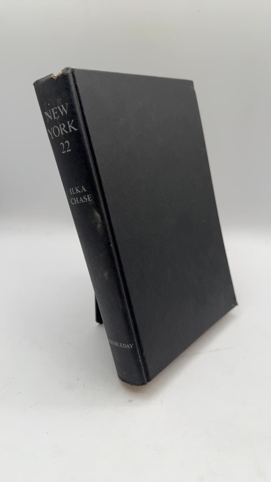 NEW York 22 by Ilka Chase - front cover