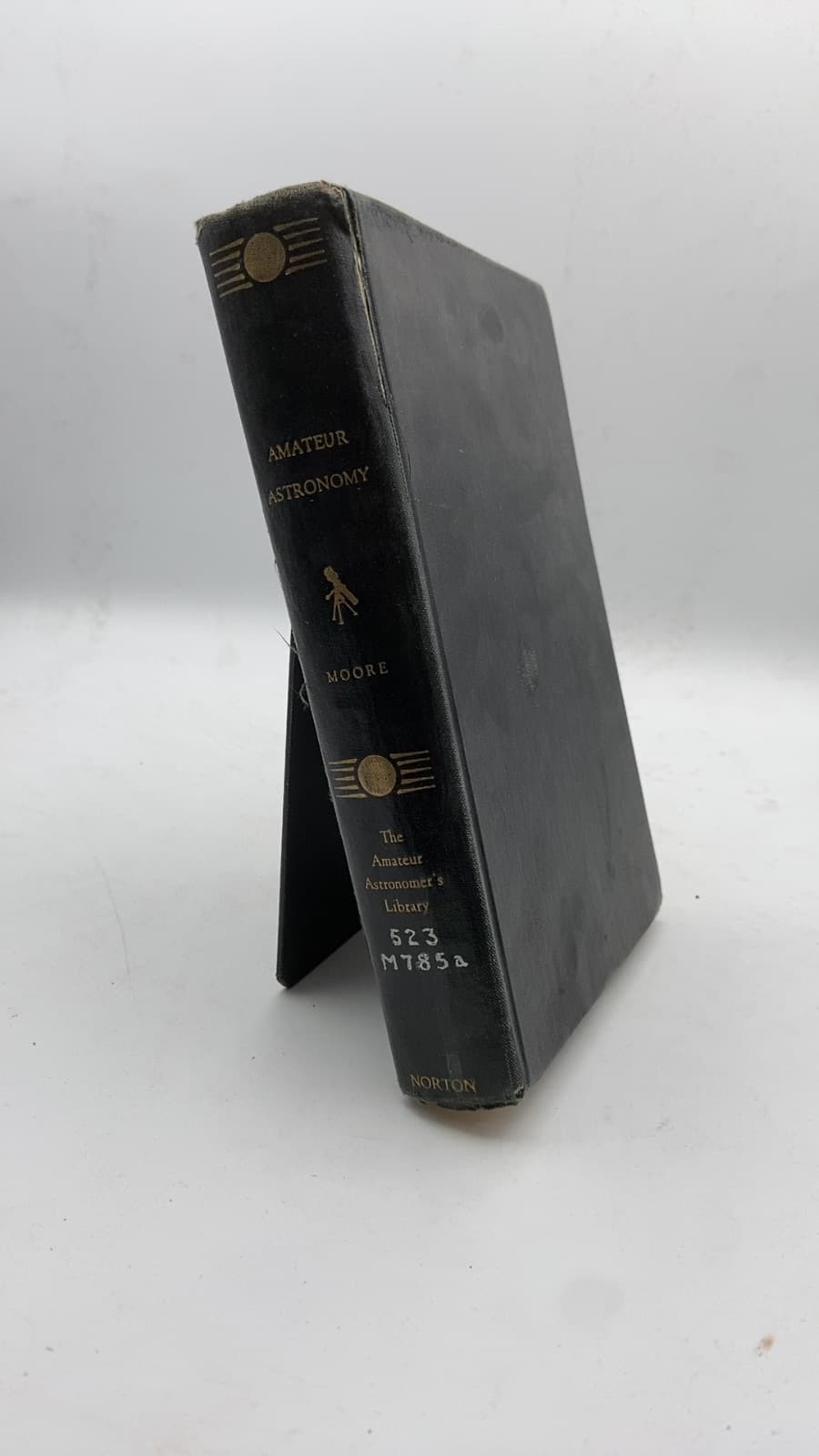 Amateur Astronomy by Patrick Moore, F.R.A.S. - front cover