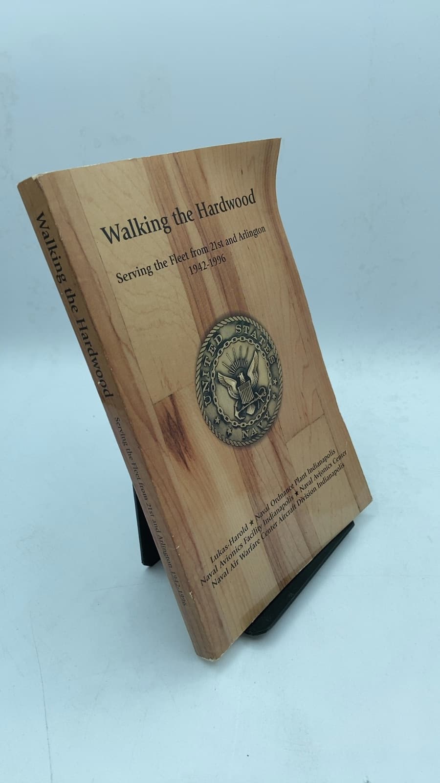 Walking the Hardwood by Barbara Biersdorfer, Deborah Edwards, Steve Beckley, Diane Adams - front cover