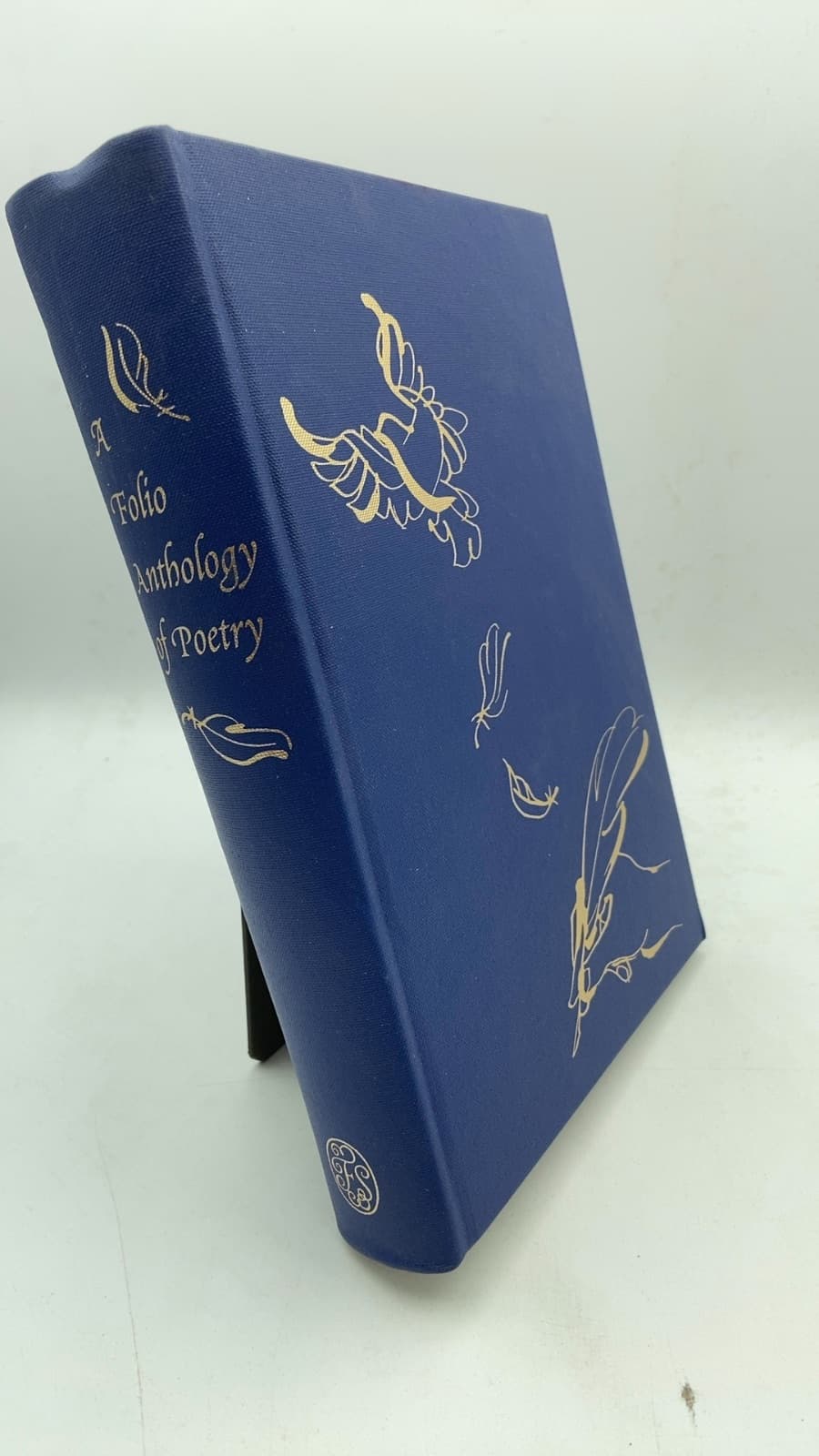 A Folio Anthology of Poetry - front cover