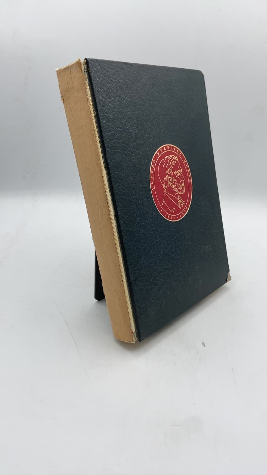 Nobel Prize Library by Ernest Hemingway, Knut Hamsun, Hermann Hesse - front cover