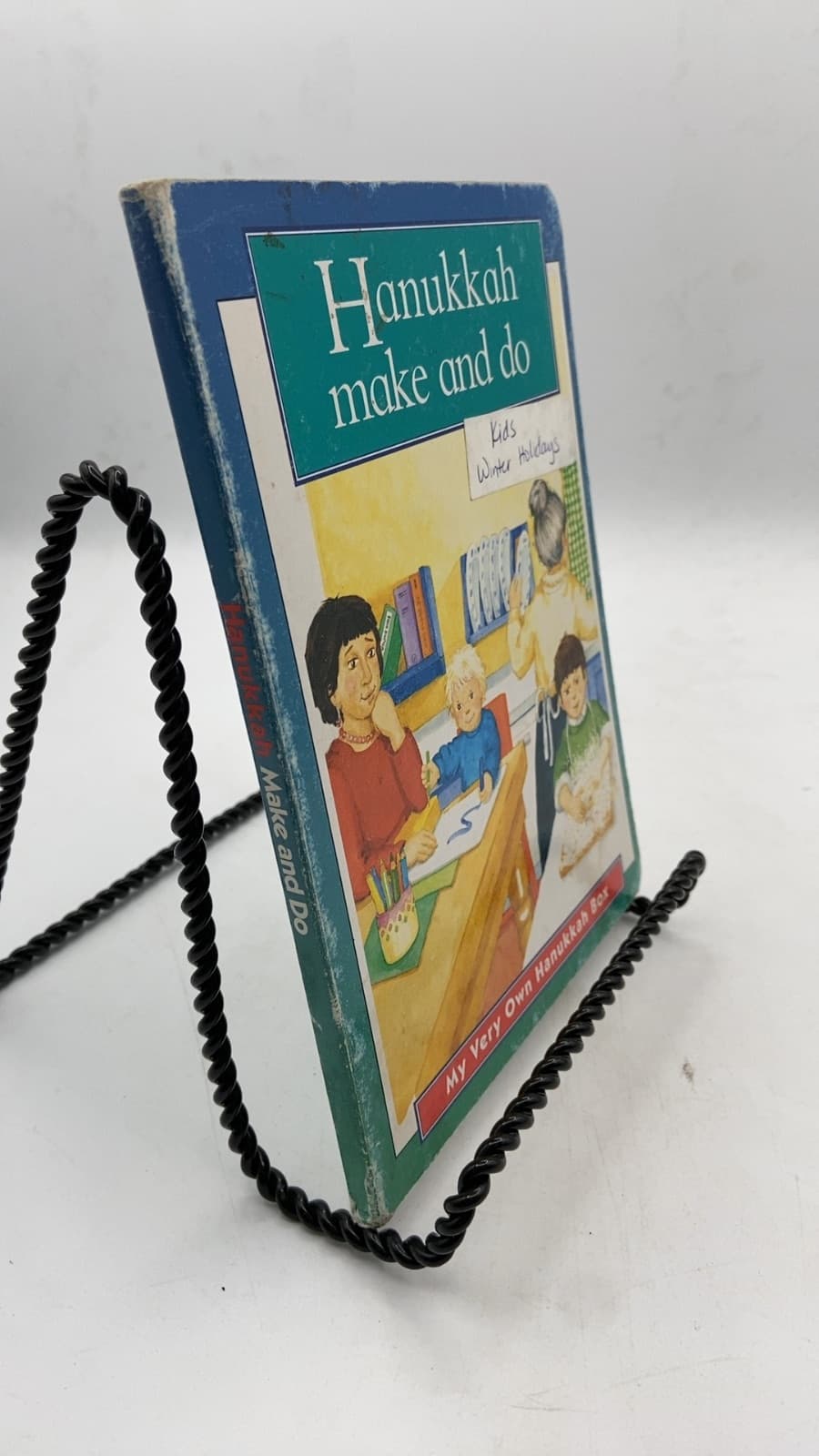 Hanukkah Make and Do by Phoebe Phillips - front cover
