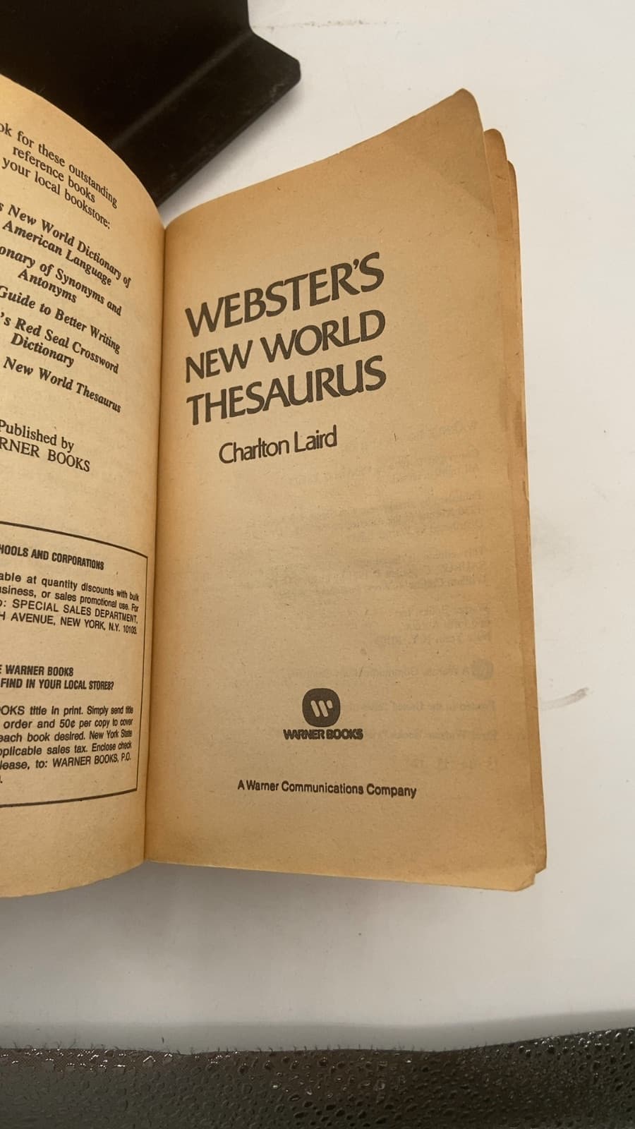 Webster's NEW World Thesaurus by Charlton Laird - title page