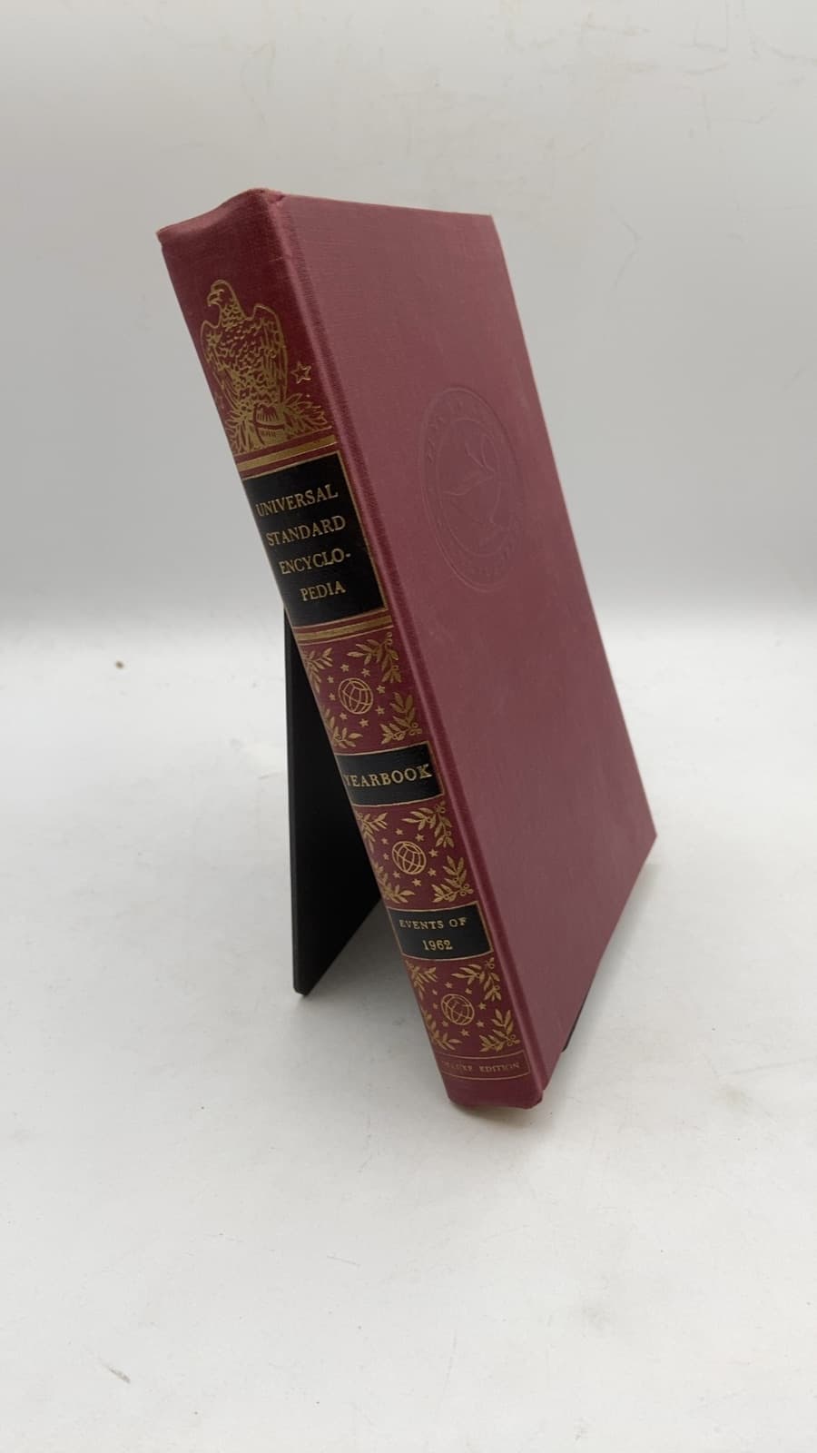 The New Funk & Wagnalls Encyclopedia Yearbook 1962 - front cover