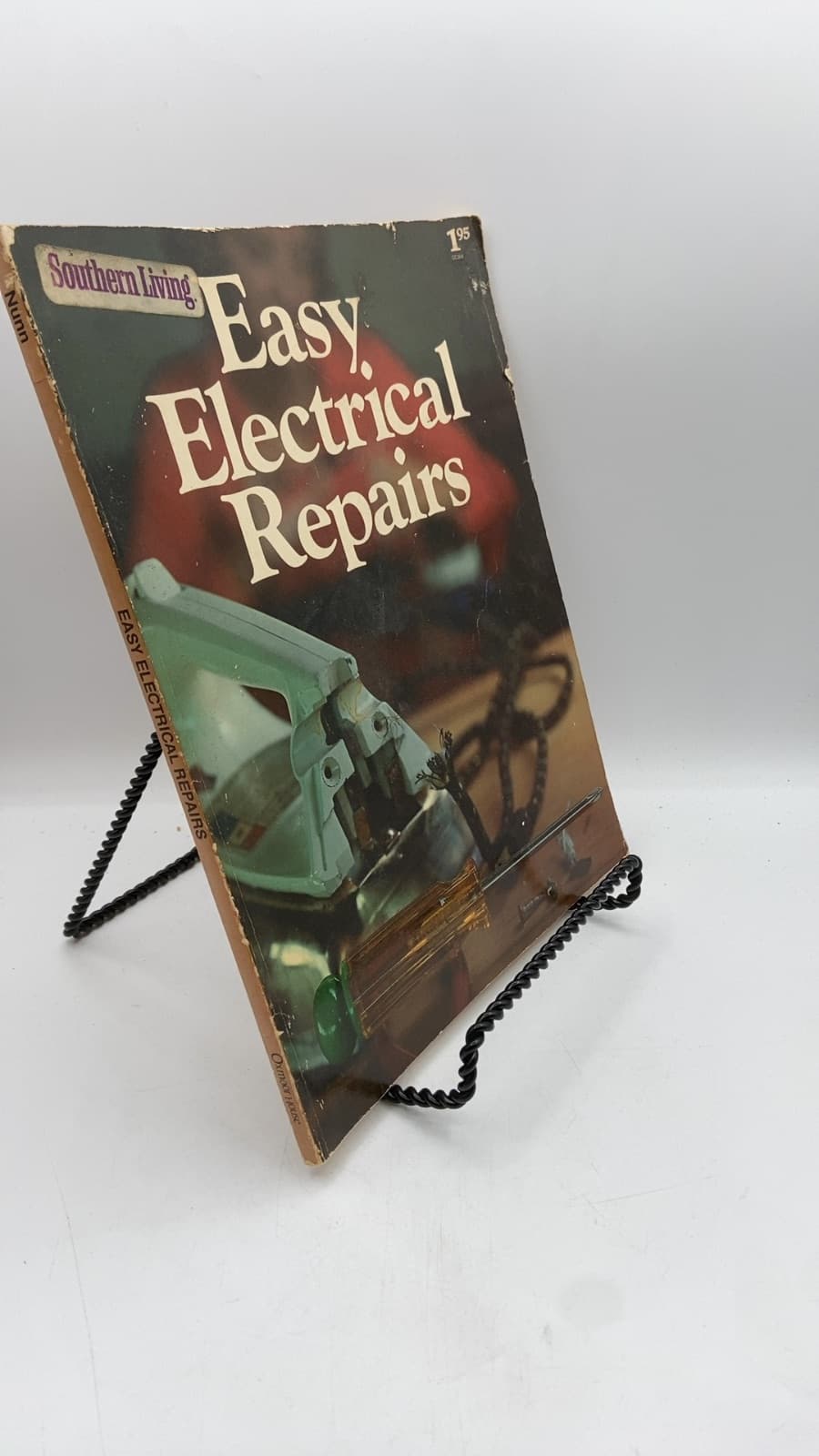 Easy Electrical Repairs by Charles Dunne with Richard V. Nunn - front cover
