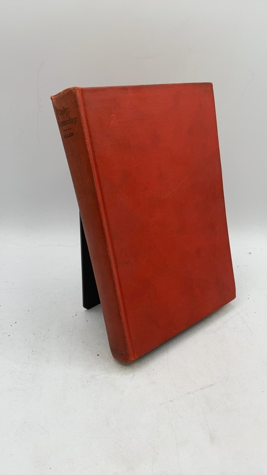 Only Yesterday by Frederick Lewis Allen - front cover