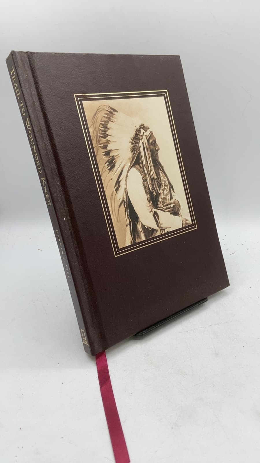 Wounded Knee: The Last Stand of the Plains Indians 1860-1890 by Herman J. Viola - front cover