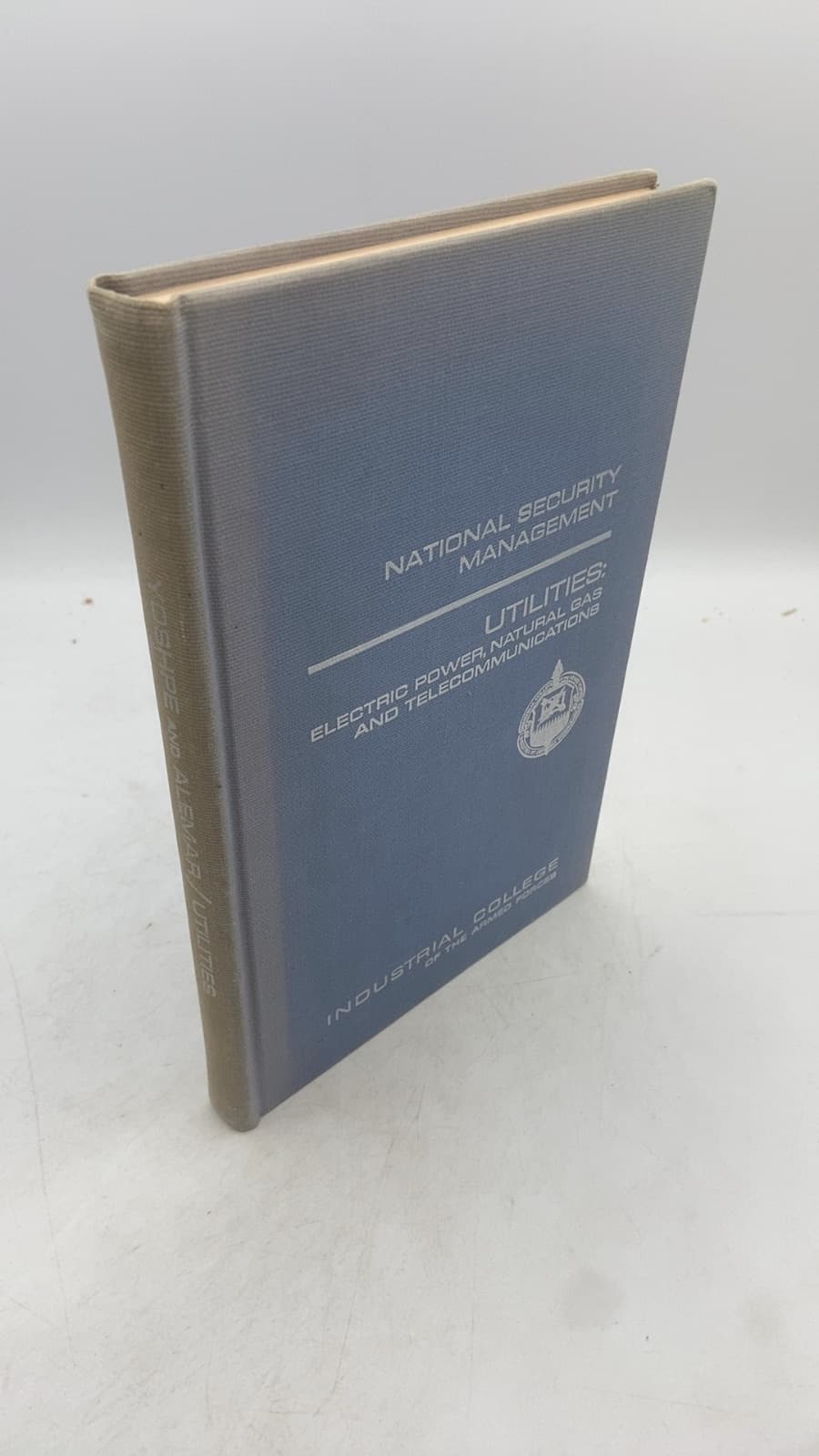 Utilities: Electric Power, Natural GAS AND Telecommunications by Harry B. Yoshpe, Pablo Alemar - front cover