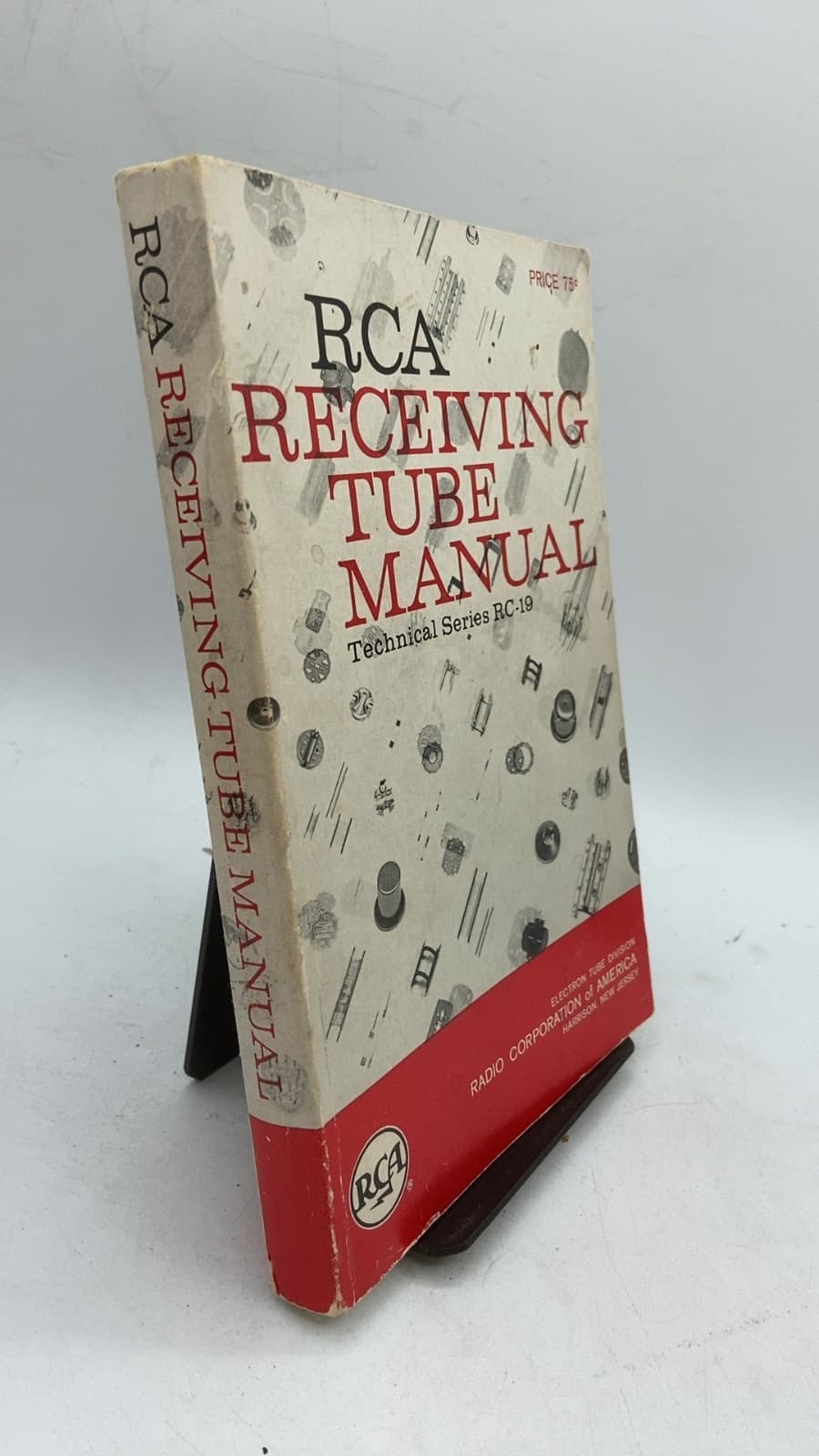 RCA Receiving Tube Manual - front cover