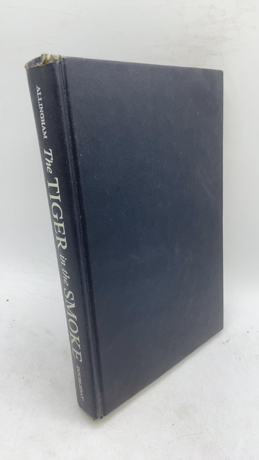The Tiger in the Smoke by Margery Allingham - front cover
