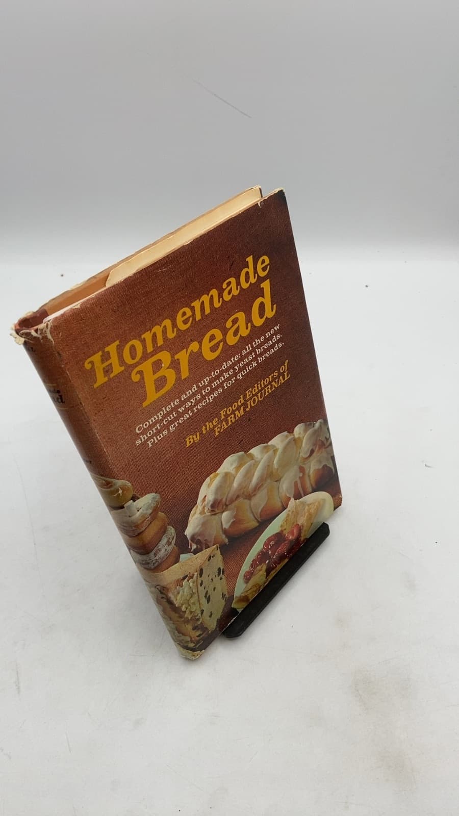 Homemade Bread by Edited by Nell B. Nichols - front cover