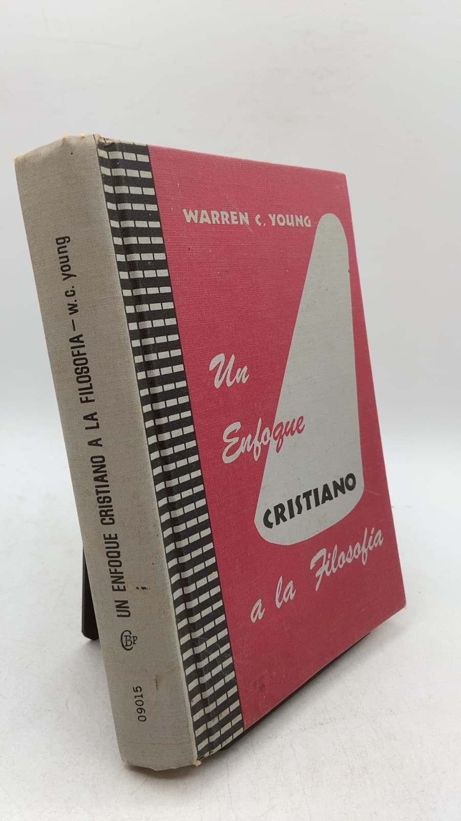 Un Enfoque Cristiano a la Filosofía by Warren C. Young - front cover