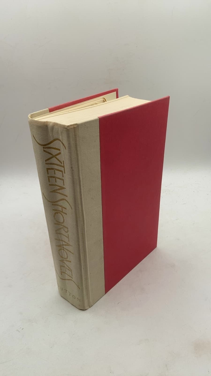 Sixteen Short Novels: An Anthology by Wilfrid Sheed - front cover