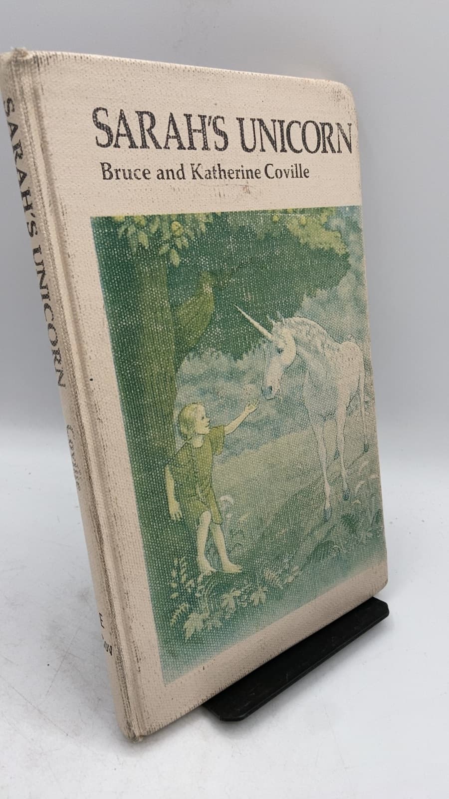 Sarah's Unicorn by Bruce and Katherine Coville - front cover