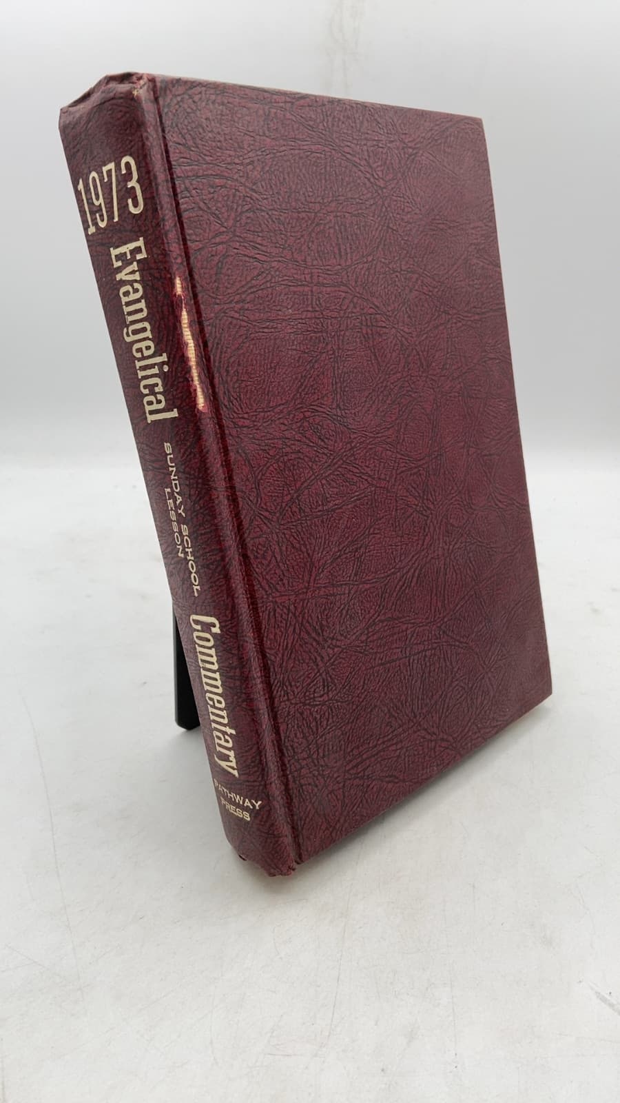 Evangelical Sunday School Lesson Commentary on the Uniform Bible Lesson Series of the National Sunday School Association for 1973 by Wilbur G. Williams (Editorial Director) - front cover