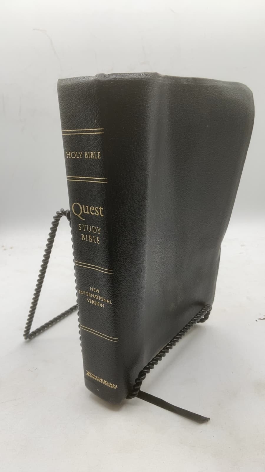 Quest Study Bible: New International Version by Phillip Yancey and Tim Stafford (Notes) - front cover