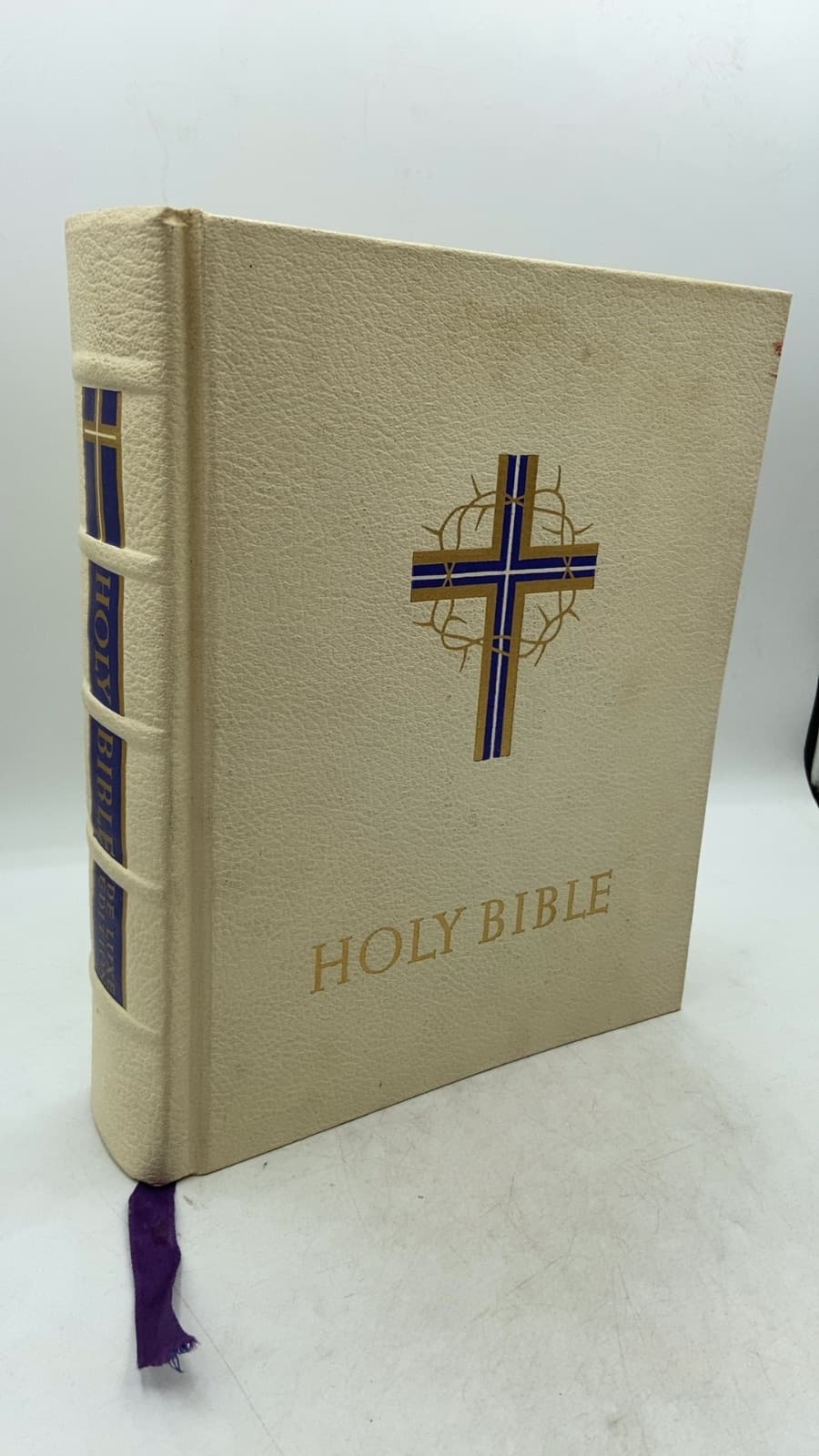 The Holy Bible: Containing the Old and New Testaments in the Authorized King James Version - front cover