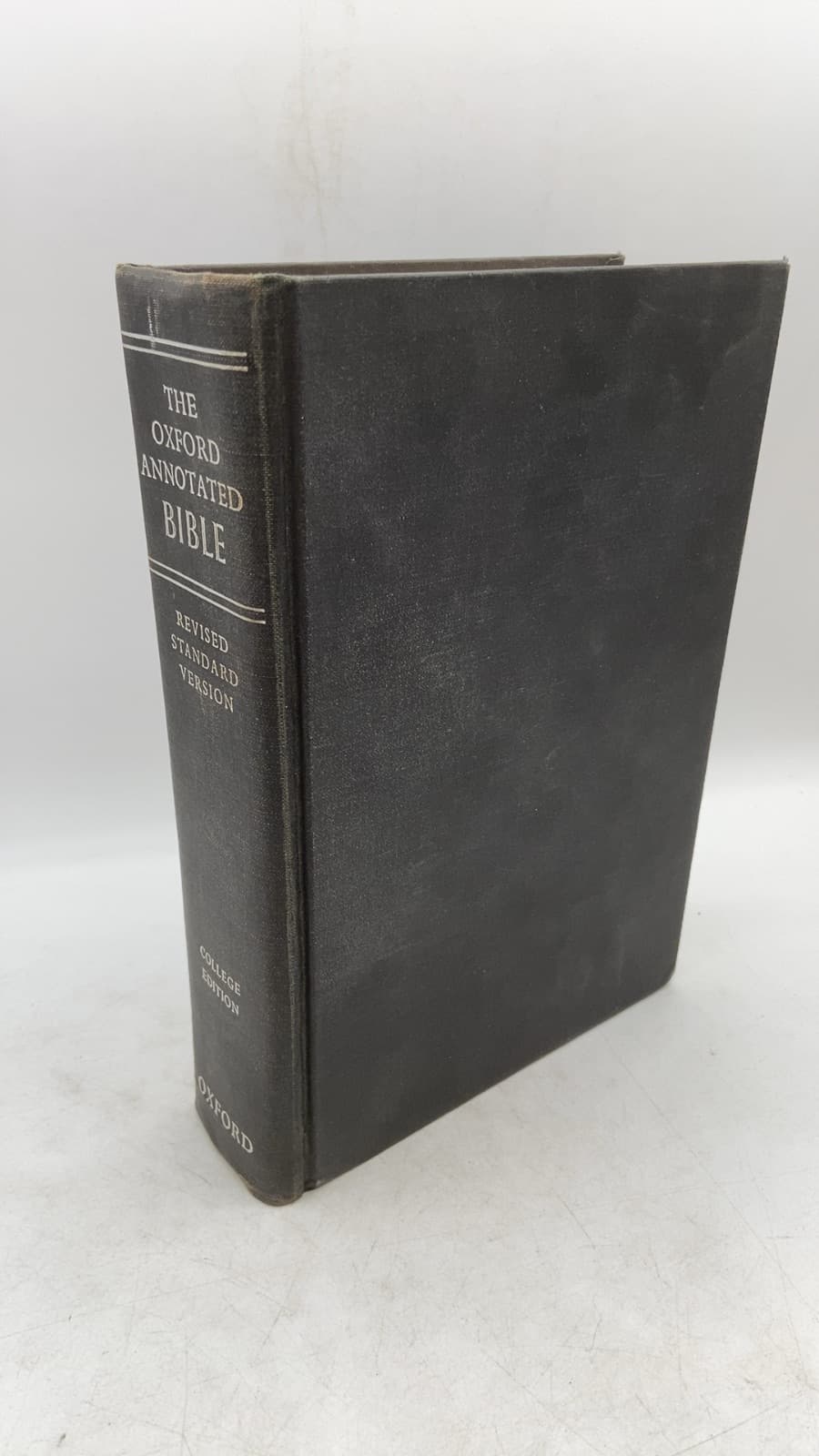 The Oxford Annotated Bible: The Holy Bible, Revised Standard Version by Herbert G. May and Bruce M. Metzger - front cover