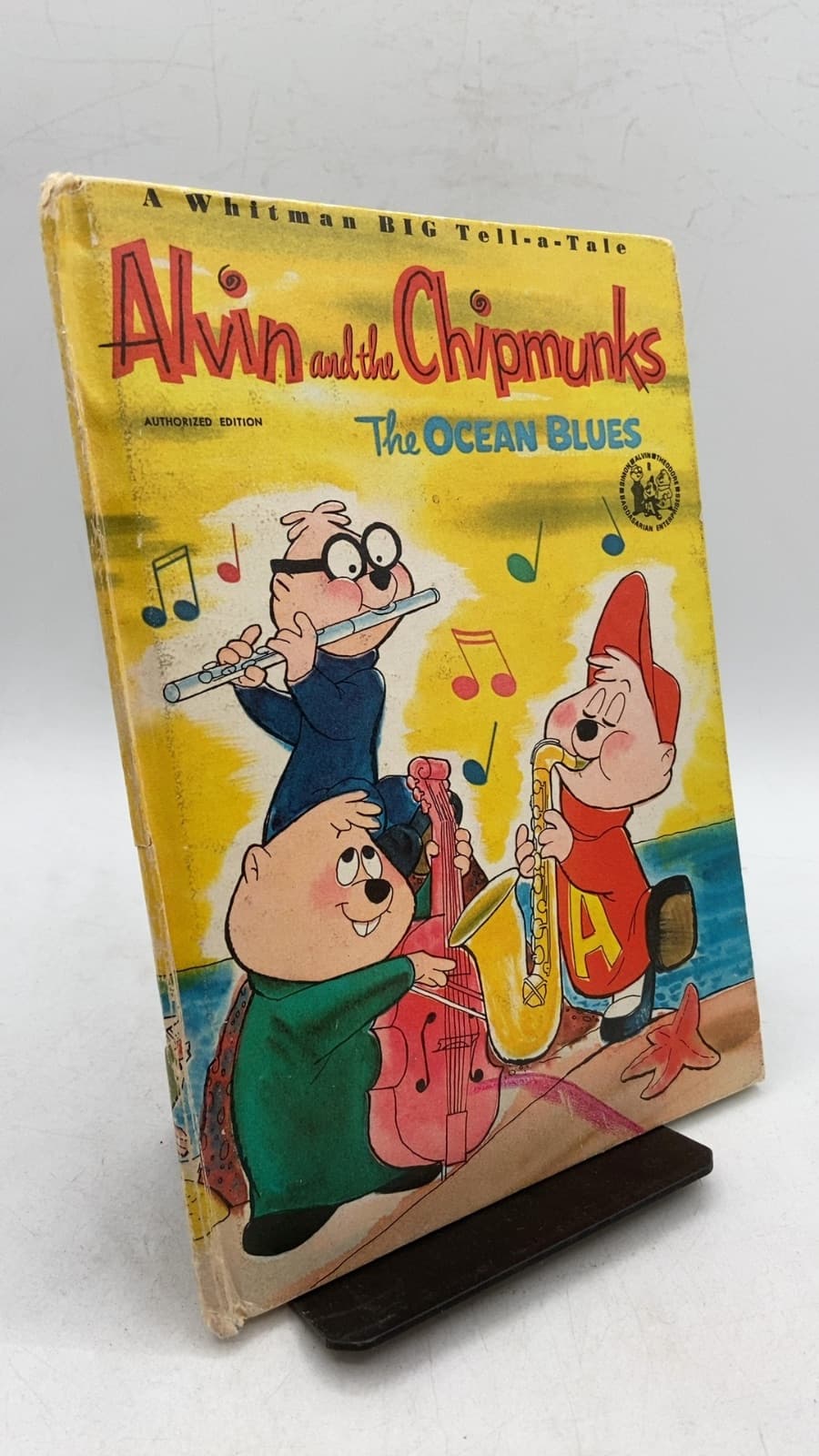 Alvin and the Chipmunks: The Ocean Blues by Jean Lewis - front cover