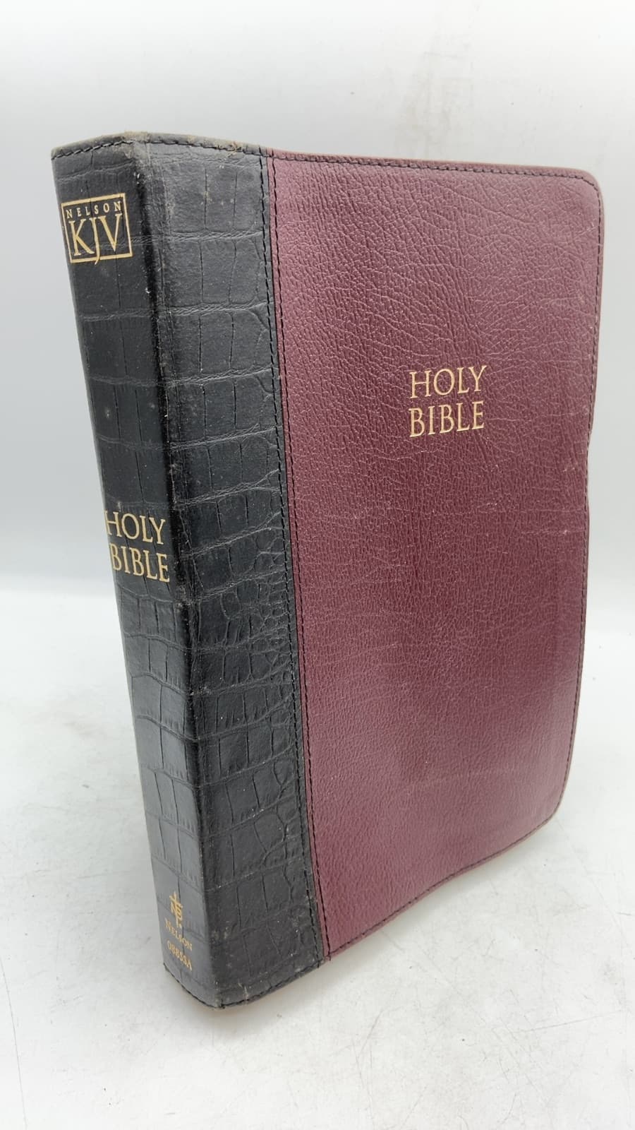 The Holy Bible: Old and New Testaments Authorized King James Version - front cover
