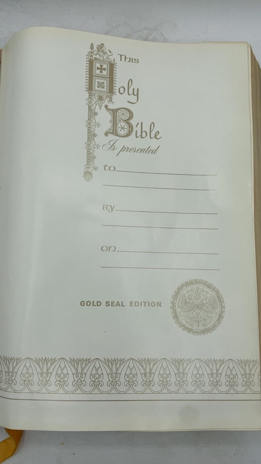 Holy Bible: King James Version, New Clarified Reference Bible - additional view