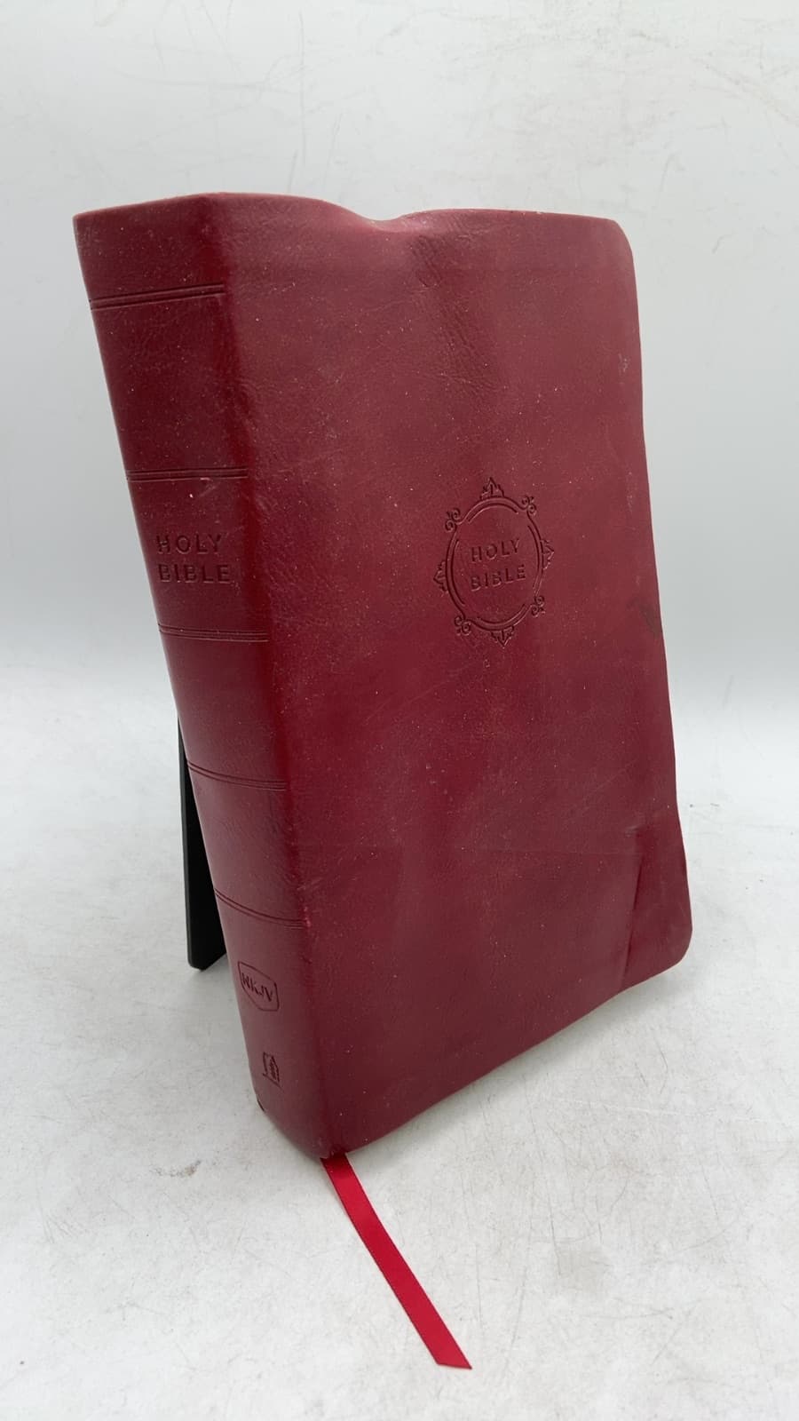 The Holy Bible: NKJV Reference Bible, Personal Size Giant Print - front cover