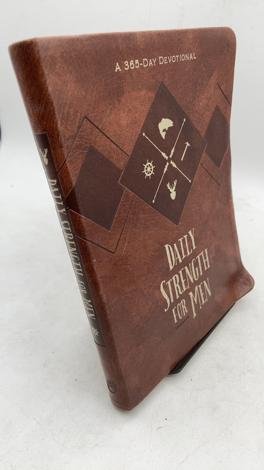 Daily Strength for Men: A 365-Day Devotional by Chris Bolinger - front cover