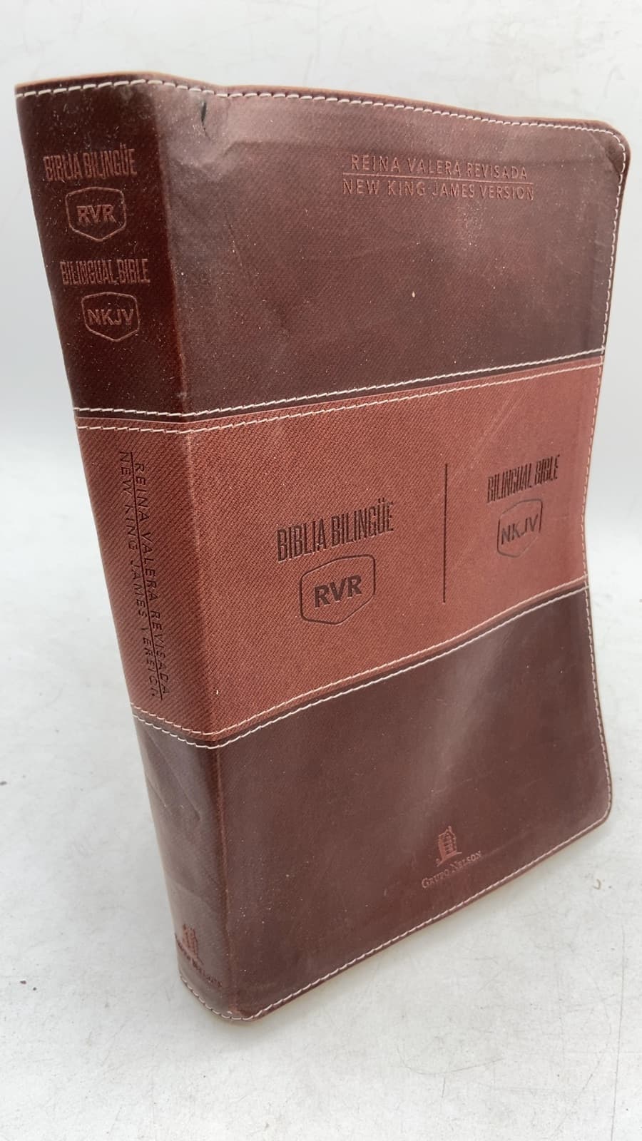 Biblia Bilingüe Reina Valera Revisada / New King James Version - front cover