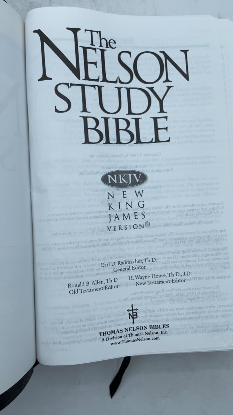 The Nelson Study Bible: New King James Version by Earl D. Radmacher, Th.D. (General Editor) - title page