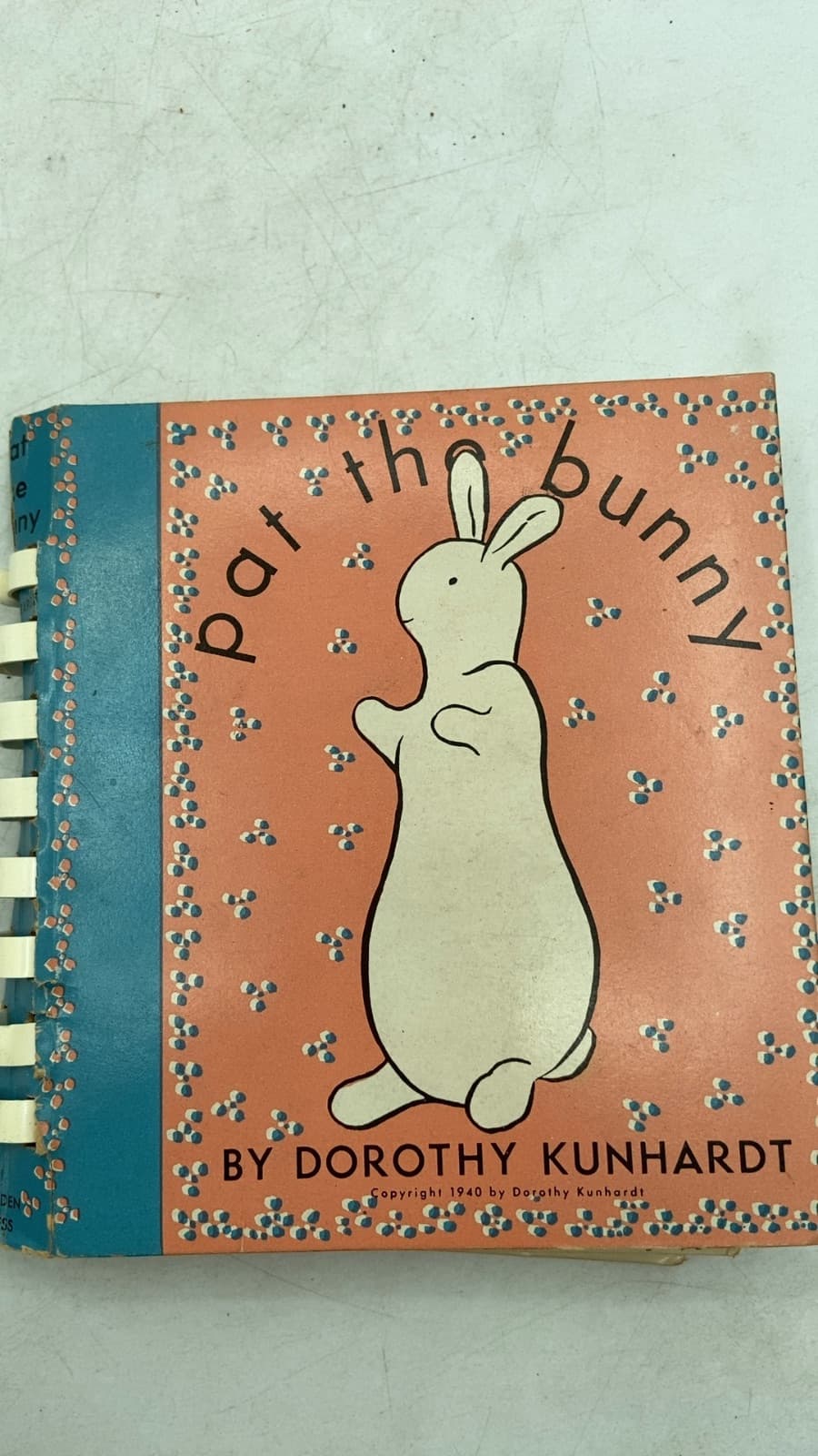 pat the bunny by Dorothy Kunhardt - title page
