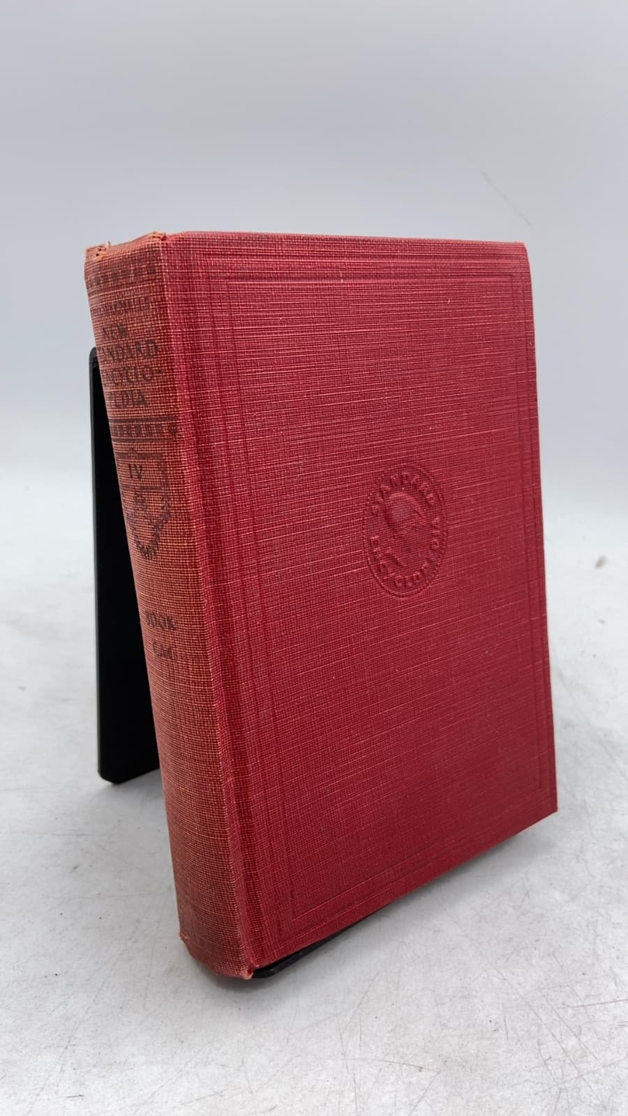 Funk & Wagnalls New Standard Encyclopedia of Universal Knowledge, Volume IV: Bookworm—Caccamo by Frank H. Vizetelly (Editor) - front cover