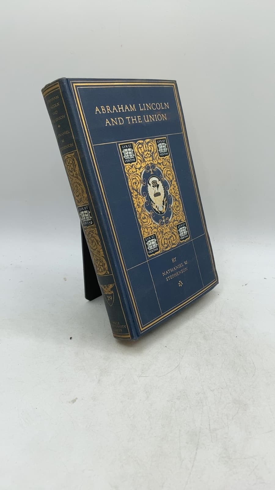 Abraham Lincoln and the Union: A Chronicle of the Embattled North by Nathaniel W. Stephenson - front cover