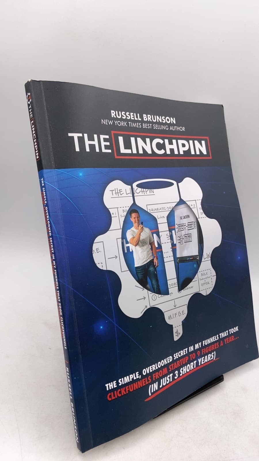 THE Linchpin by Russell Brunson - front cover