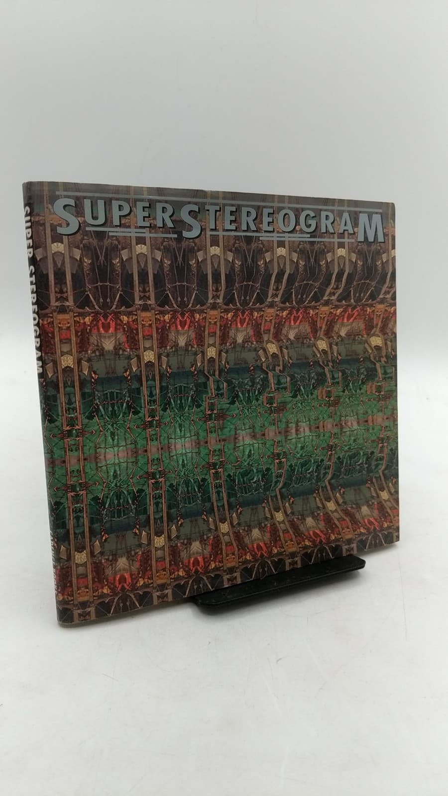 Superstereogram by Seiji Horibuchi (Executive Editor) - front cover