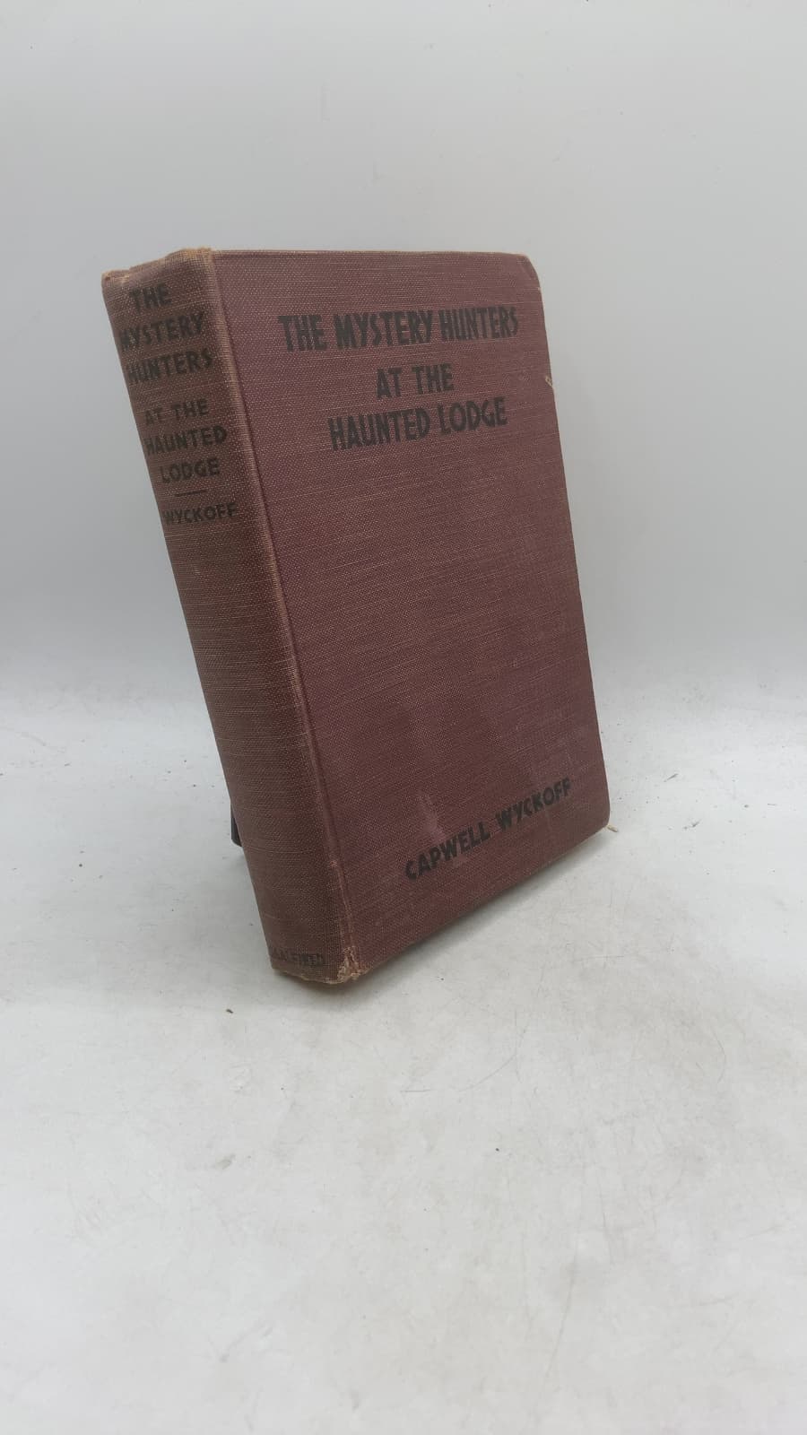 The Mystery Hunters at the Haunted Lodge by Capwell Wyckoff - front cover