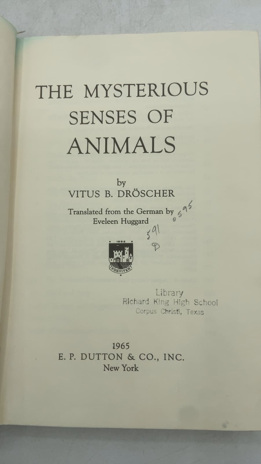 THE Mysterious Senses OF Animals by Vitus B. Dröscher - title page