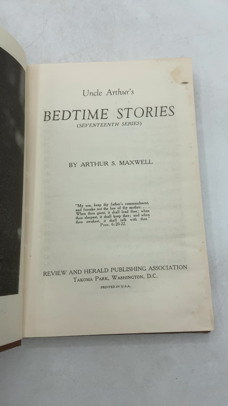 Uncle Arthur's Bedtime Stories (Seventeenth Series) by Arthur S. Maxwell - title page