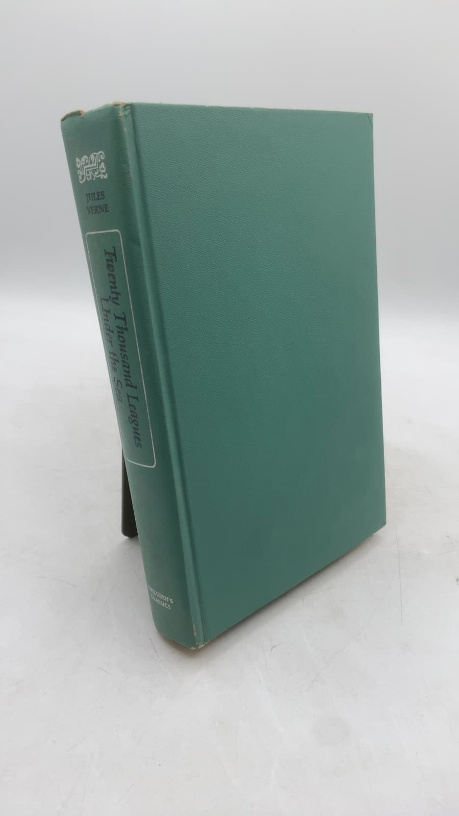 Twenty Thousand Leagues Under the Sea by Jules Verne - front cover