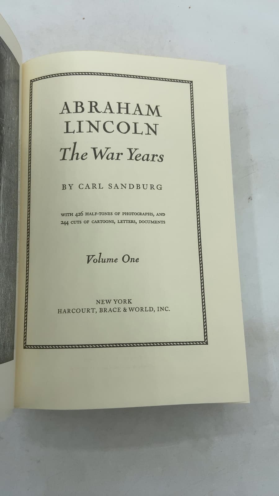 Abraham Lincoln: The War Years, Volume One by Carl Sandburg - title page