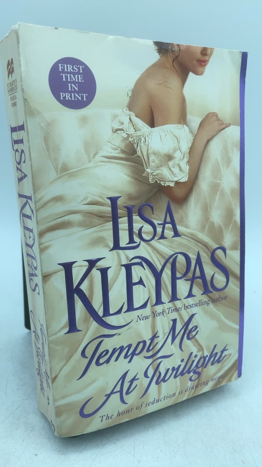 Tempt Me at Twilight by Lisa Kleypas - front cover
